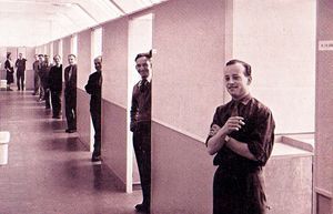 Reclametekenaars ED voor hun studio's in het nieuwe gebouw aan de Cederlaan, 1955 Reclametekenaars ED voor hun studio's in het nieuwe gebouw aan de Cederlaan, 1955